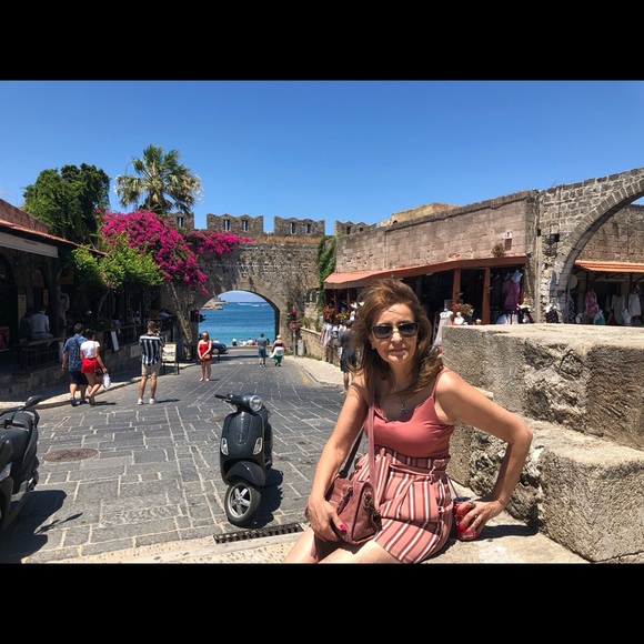 Meet your Posher, Maha - Picture 1 of 1